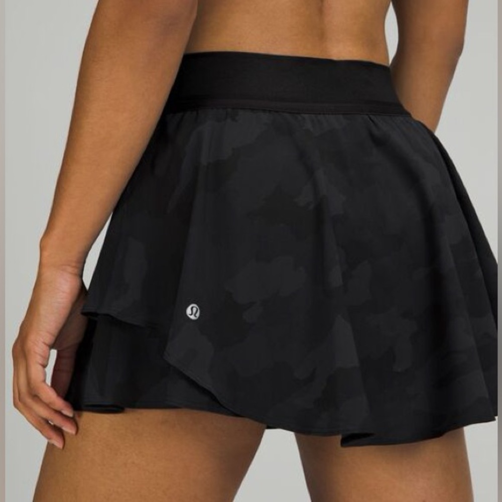 SOLD - Lululemon Court Rival High Rise Skirt - Size 4